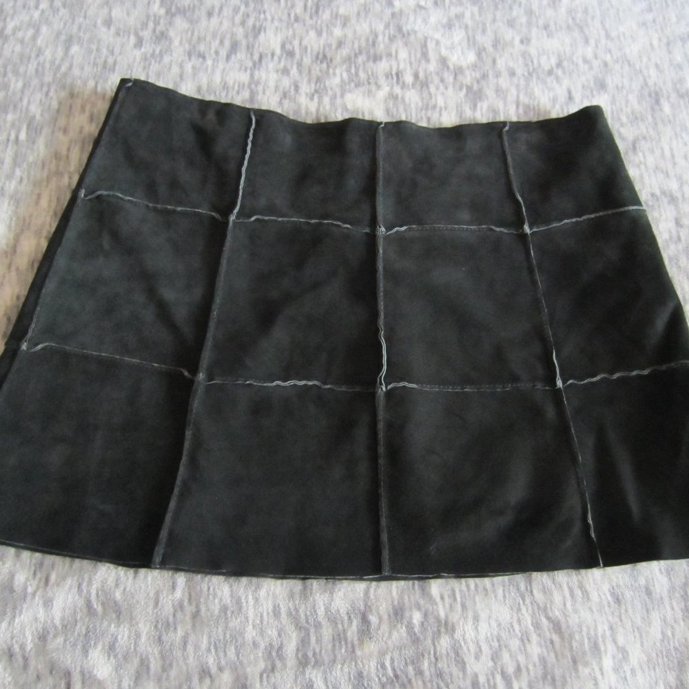 ARDEN B BLACK SUEDE MINI SIZE 8